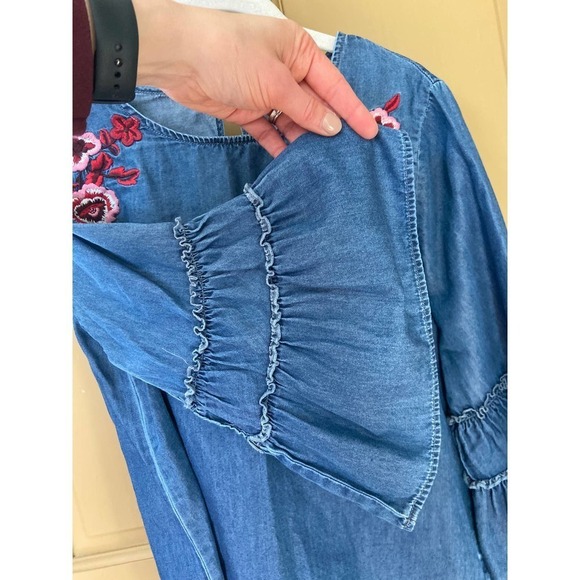 Express Factory Boho Embroidery Chambray Shirt Women's Size Small - Picture 5 of 8